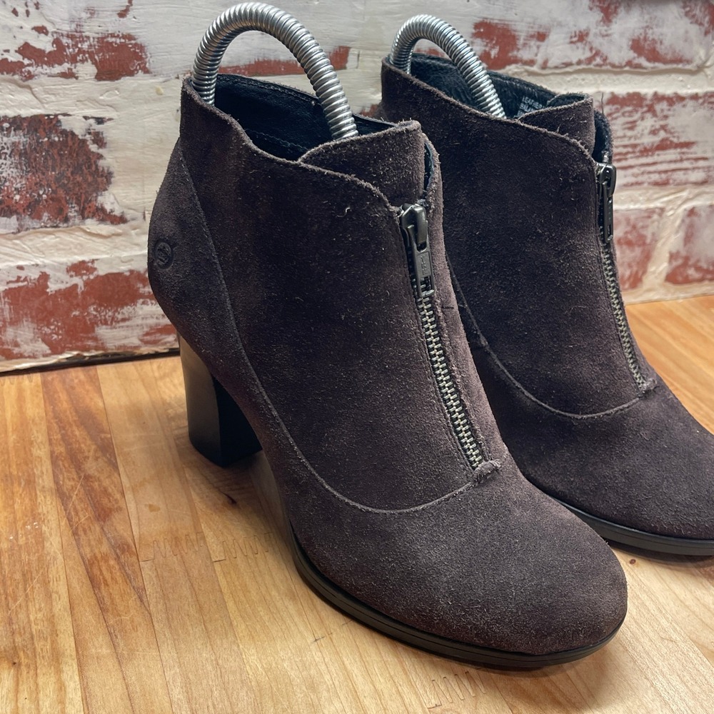 Born Womens Dark Brown Suede Front Zip Ankle Booties Block Heel D39522 Size 6